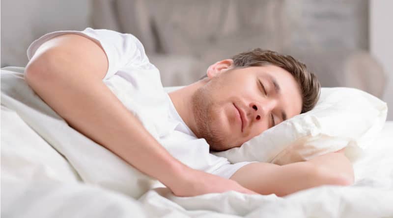 دلیل نفس کشیدن با صدای بلند در خواب چیست؟